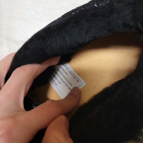 Abeo Shearling Slippers Like New! - Picture 2 of 4